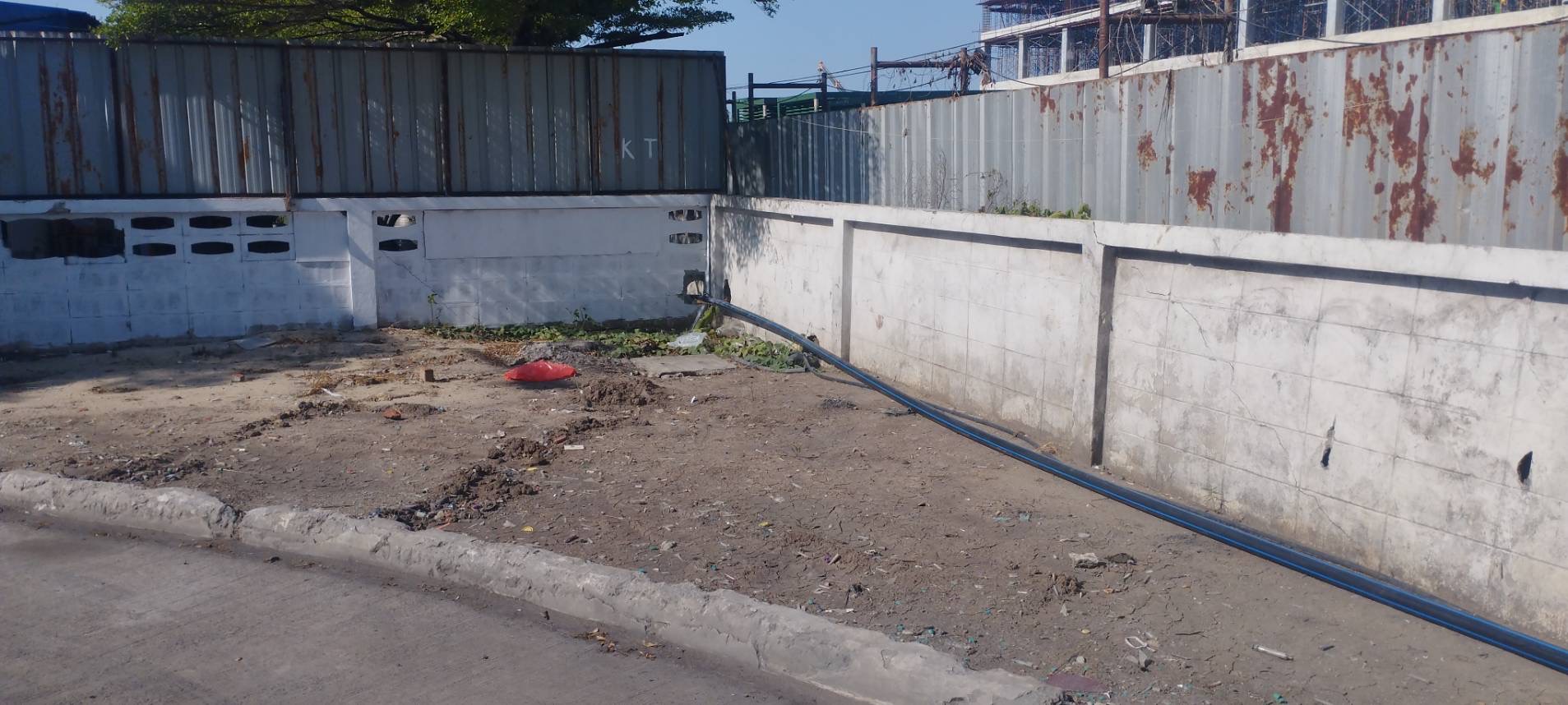 งานติดตั้งท่อส่งน้ำประปา ศูนย์กำจัดมูลฝอยติดเชื้ออ่อนนุช โรงงานที่ 4 กรุงเทพธนาคม