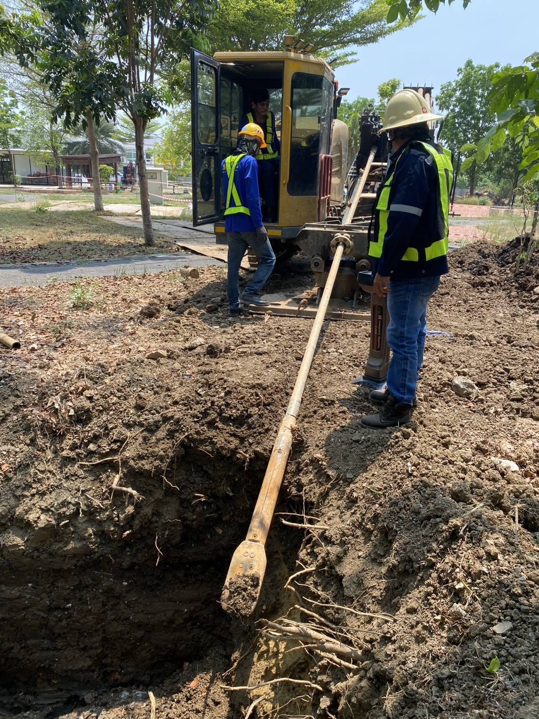 งานเจาะดันลอด HDD วางท่อ HDPE ระบบ Fiber Optic ชลประทานสามเสน และปากเกร็ด